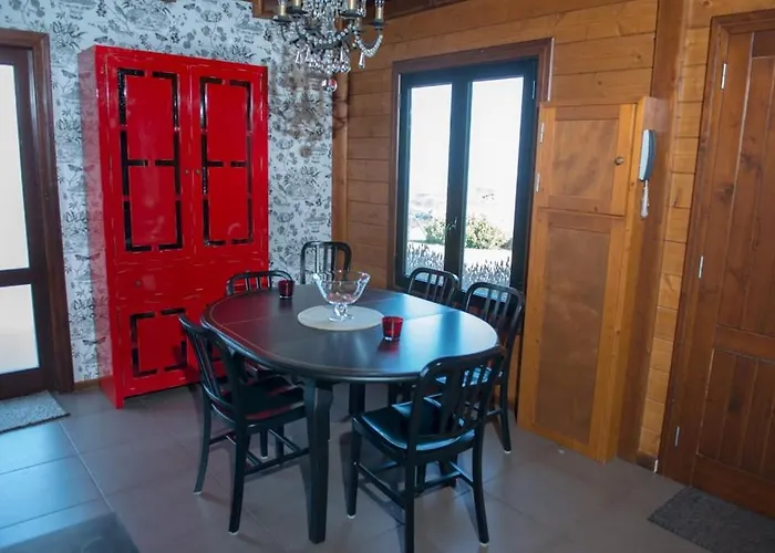 Acogedora Casa De Madera Con Piscina Semesterbostad *