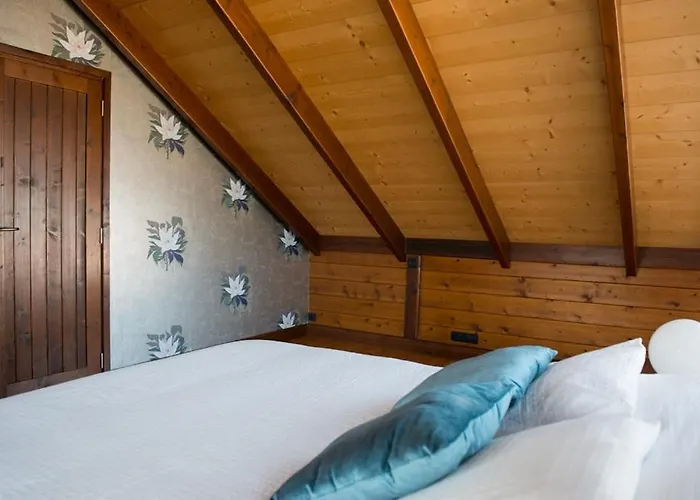 Acogedora Casa De Madera Con Piscina Semesterbostad