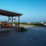 Acogedora Casa De Madera Con Piscina