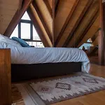 Acogedora Casa De Madera Con Piscina * غيمار