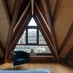 Acogedora Casa De Madera Con Piscina بيت للعطل *